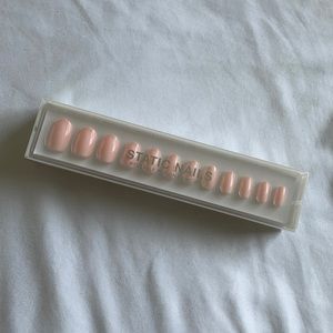 Pink static press on nails